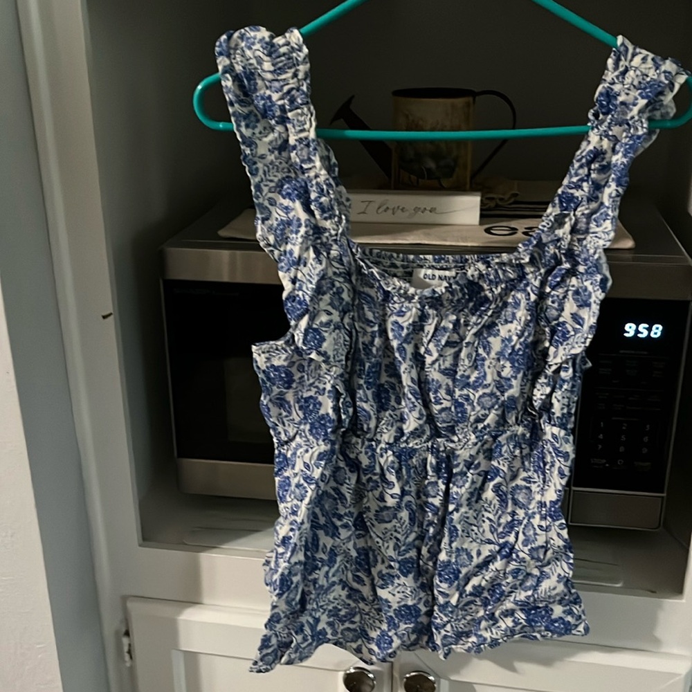 White with blue floral paisley design from Old Navy size medium summer blouse